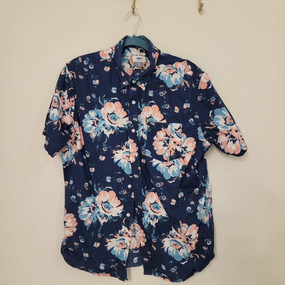 Old Navy short sleeve button up shirt